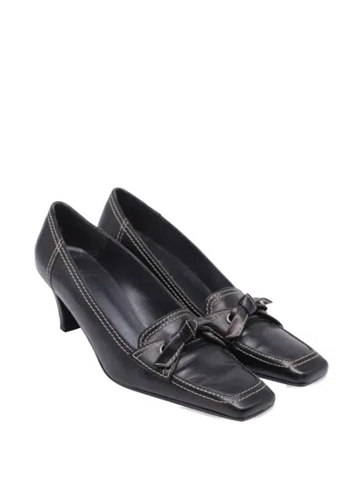 Pre-owned Stuart Weitzman Bow Square-toe Heeled Pumps In Black