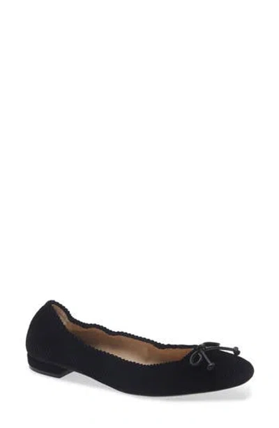 Stuart Weitzman Bria Ballet Flat In Black