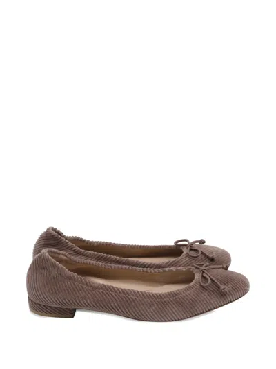 Pre-owned Stuart Weitzman Bria Ballet Flats In Neutral