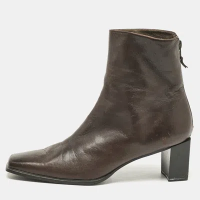 Pre-owned Stuart Weitzman Brown Leather Ankle Length Boots Size 41.5