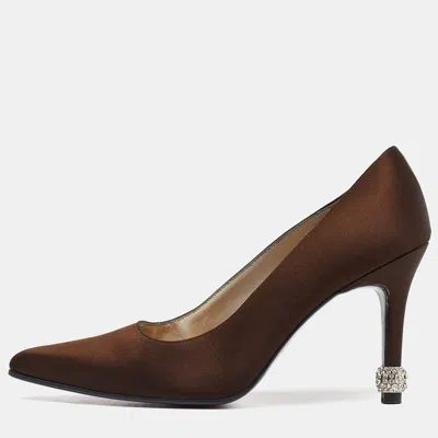Pre-owned Stuart Weitzman Brown Satin Pointed Toe Pumps Size 39.5