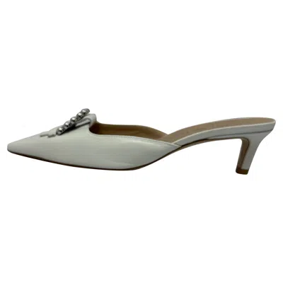Stuart Weitzman Buckle-embellished Kitten-heel Mules In White Leather In Gray