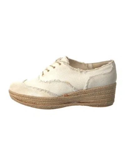 Pre-owned Stuart Weitzman Canvas Espadrilles In Gold