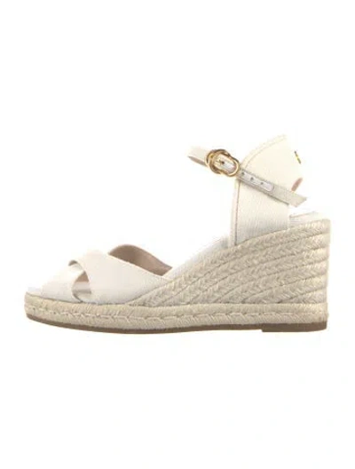Pre-owned Stuart Weitzman Canvas Espadrilles In White