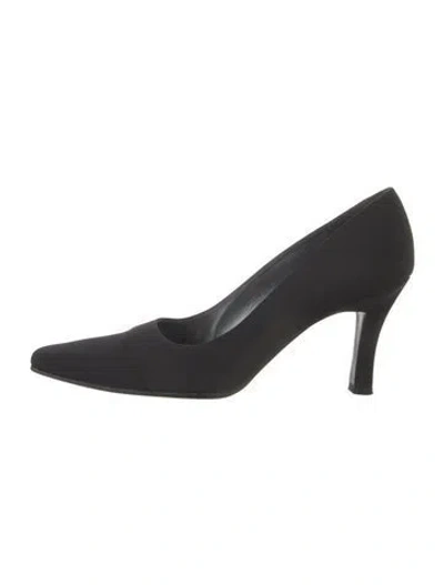 Pre-owned Stuart Weitzman Canvas Pumps In Black