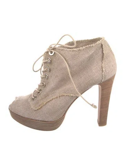 Pre-owned Stuart Weitzman Canvas Pumps In Brown