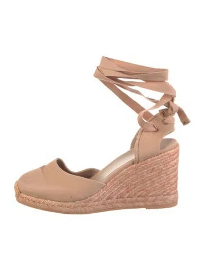 Pre-owned Stuart Weitzman Canvas Pumps In Neutral