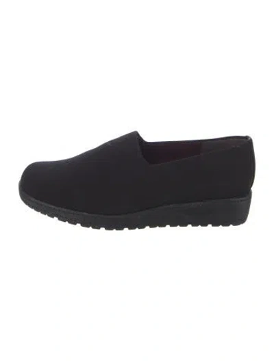 Pre-owned Stuart Weitzman Canvas Sneakers In Black