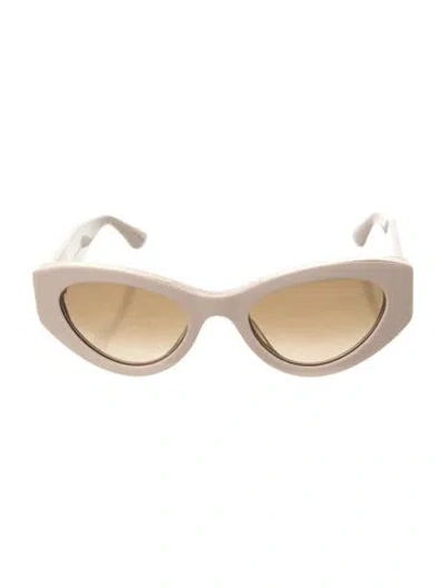 Pre-owned Stuart Weitzman Cat-eye Gradient Sunglasses In Neutrals