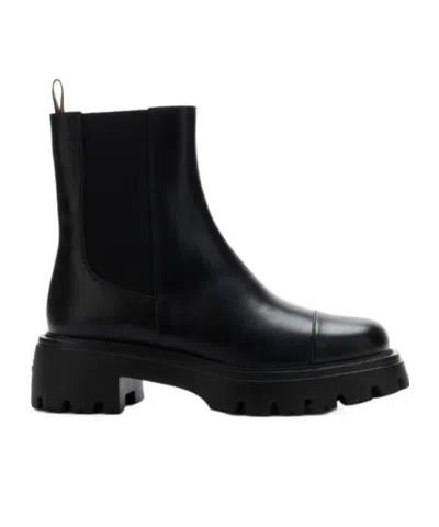 Stuart Weitzman Chelsea Booties In Black