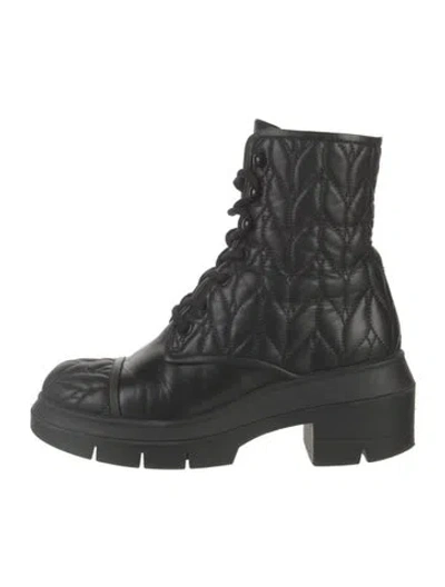 Pre-owned Stuart Weitzman Combat Boots In Black