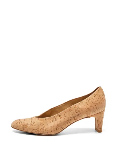Pre-owned Stuart Weitzman Cork Pumps In Neutral