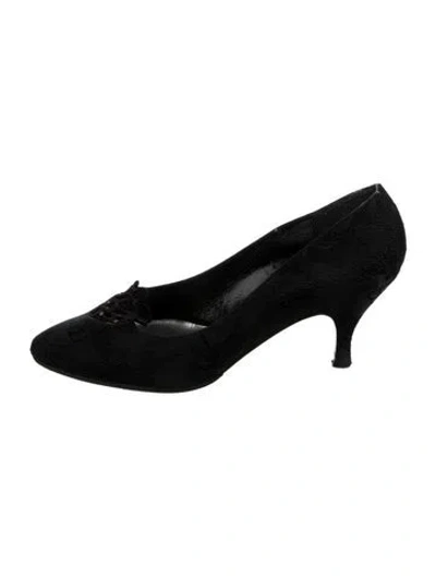 Pre-owned Stuart Weitzman Crystal Embellishments Pumps In Black