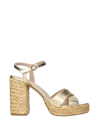 Stuart Weitzman Dayna Platform Sandals In Gold