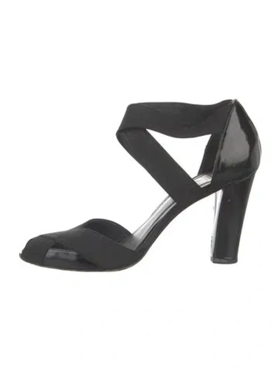 Pre-owned Stuart Weitzman D'orsay Pumps In Black