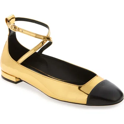 Stuart Weitzman Eden Cross Strap Ballet Flat In Gold/black