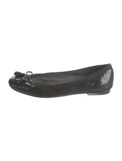 Pre-owned Stuart Weitzman Embossed Leather Bow Accents Ballet Flats In Black