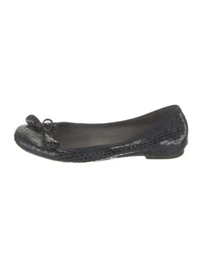 Pre-owned Stuart Weitzman Embossed Leather Bow Accents Flats In Blue