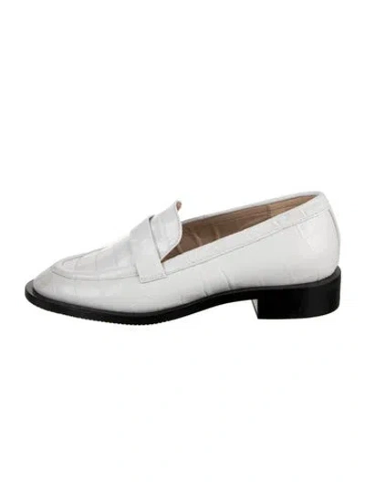 Pre-owned Stuart Weitzman Embossed Leather Loafers In White