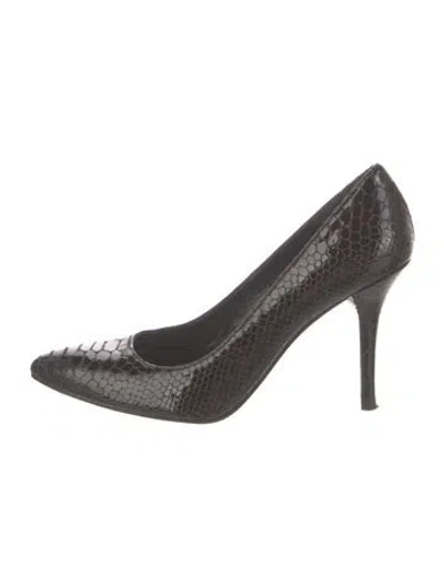 Pre-owned Stuart Weitzman Embossed Leather Pumps In Brown