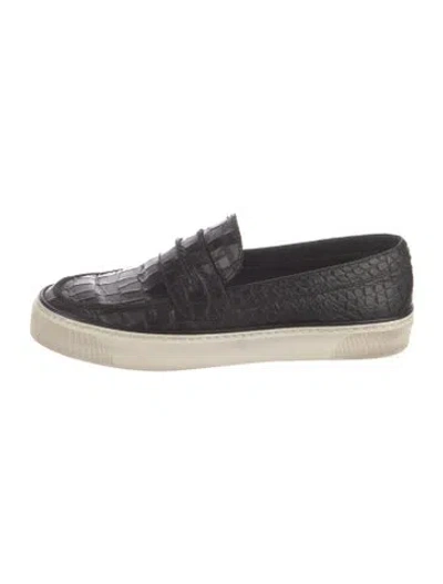 Pre-owned Stuart Weitzman Embossed Leather Sneakers In Black