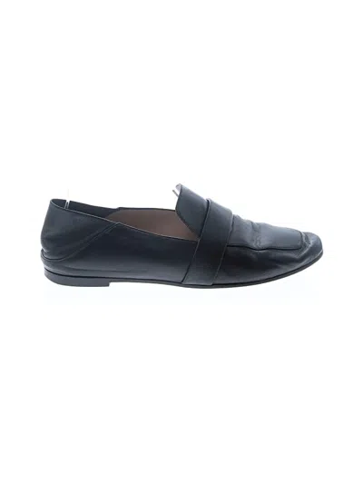 Pre-owned Stuart Weitzman Flats In Black