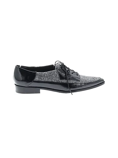 Pre-owned Stuart Weitzman Flats In Black