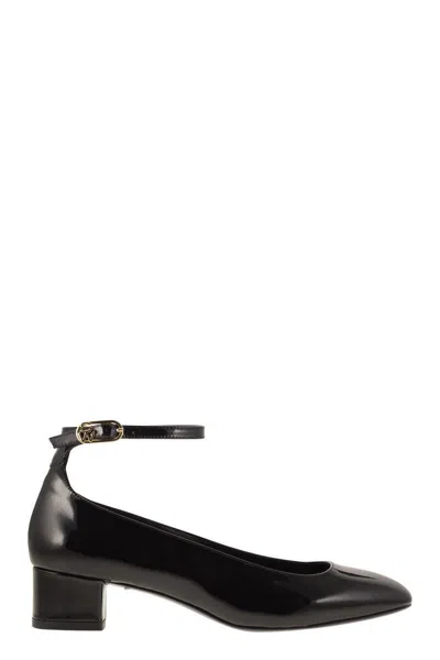 STUART WEITZMAN STUART WEITZMAN JANE