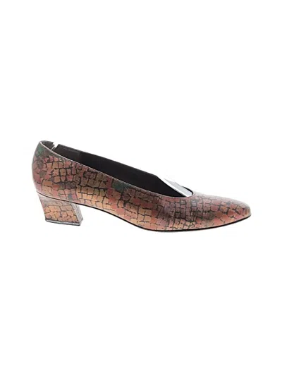 Pre-owned Stuart Weitzman Flats In Brown