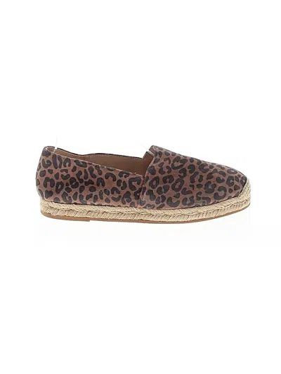 Pre-owned Stuart Weitzman Flats In Brown