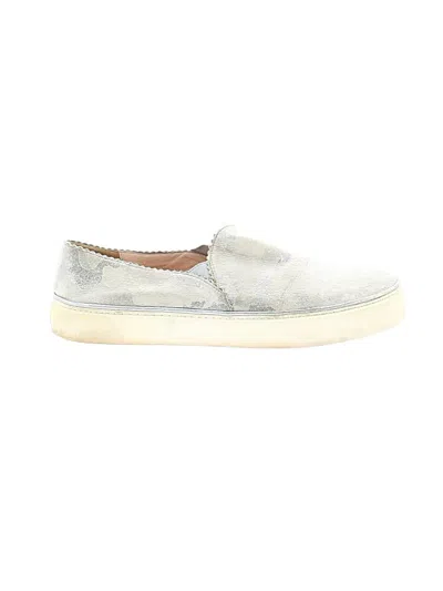 Pre-owned Stuart Weitzman Flats In Tan