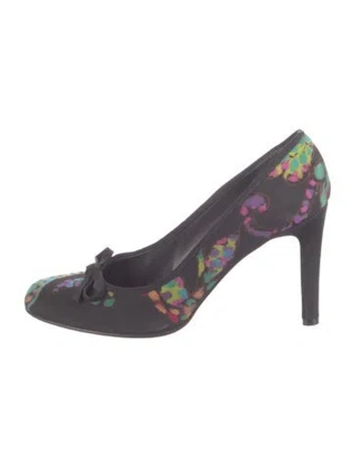 Pre-owned Stuart Weitzman Floral Print Pumps In Purple