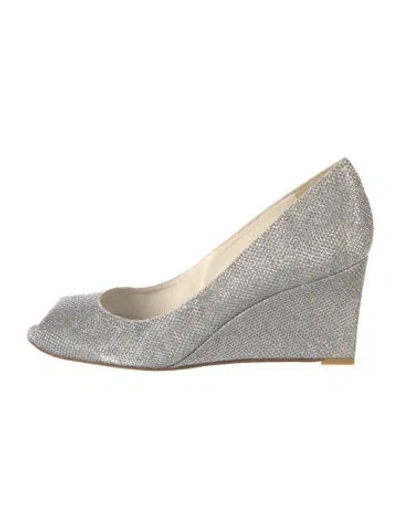 Pre-owned Stuart Weitzman Glitter Pumps In Metallic/silver