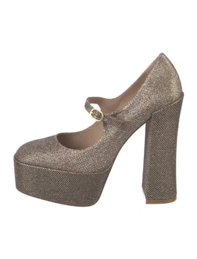 Pre-owned Stuart Weitzman Glitter Pumps In Silver