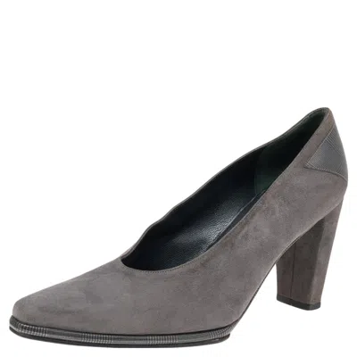Stuart Weitzman Grey Suede Pumps In Gray