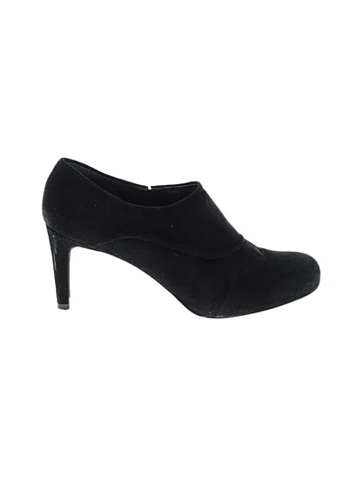 Pre-owned Stuart Weitzman Heels In Black
