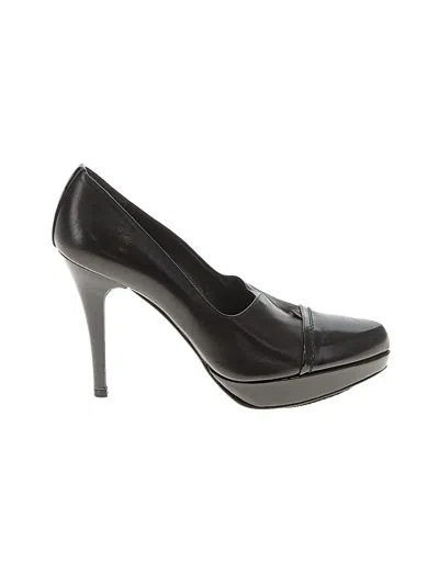 Pre-owned Stuart Weitzman Heels In Black