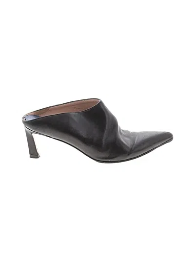 Pre-owned Stuart Weitzman Heels In Black