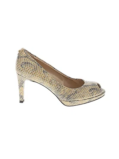 Pre-owned Stuart Weitzman Heels In Brown