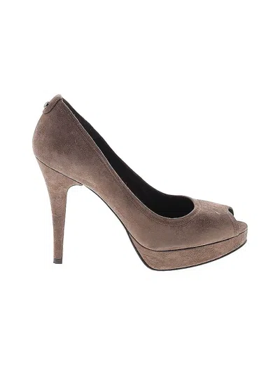 Pre-owned Stuart Weitzman Heels In Brown