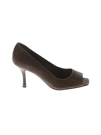 Pre-owned Stuart Weitzman Heels In Brown