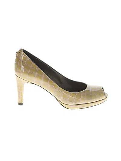 Pre-owned Stuart Weitzman Heels In Green