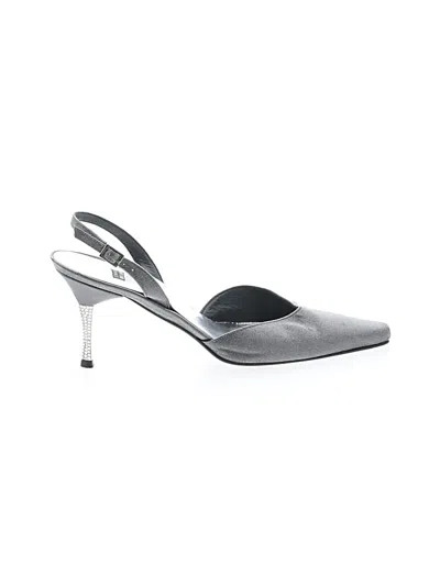 Pre-owned Stuart Weitzman Heels In Silver