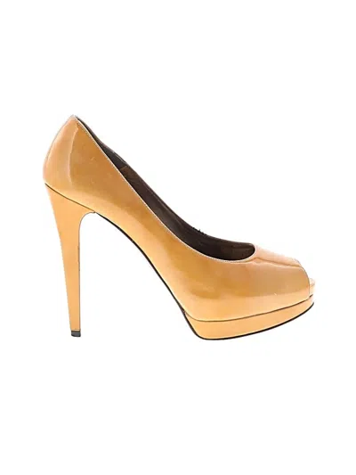 Pre-owned Stuart Weitzman Heels In Yellow