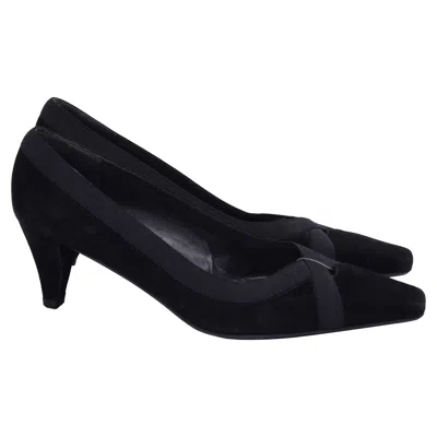 Stuart Weitzman Keyhole Accent Pumps In Black Suede