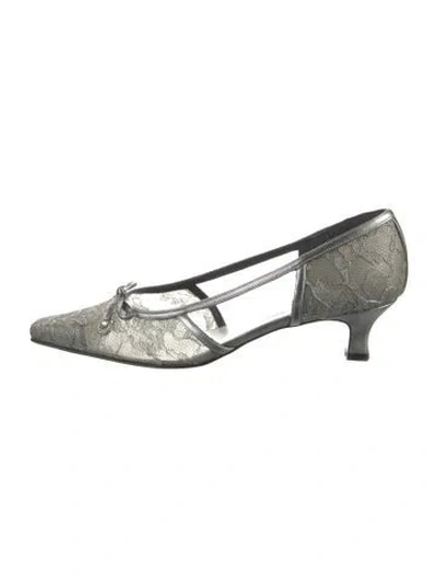 Pre-owned Stuart Weitzman Lace Lace Pattern Pumps