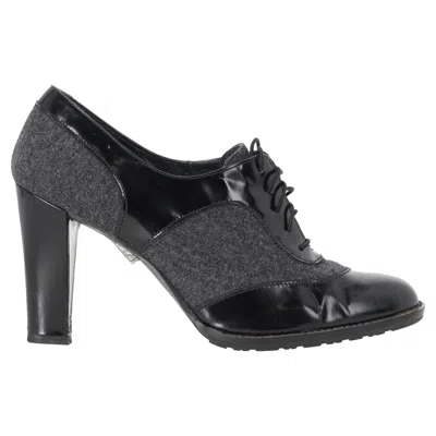 Stuart Weitzman Lace Up Oxford Ankle Boots In Grey Wool In Gray