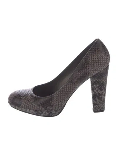 Pre-owned Stuart Weitzman Leather Animal Print Pumps In Neutral