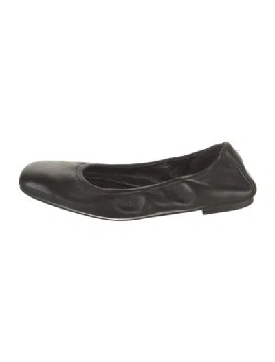 Pre-owned Stuart Weitzman Leather Ballet Flats In Black
