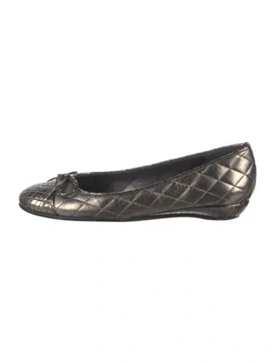 Pre-owned Stuart Weitzman Leather Ballet Flats In Neutral